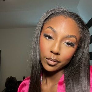 Meet your Posher, Victoria